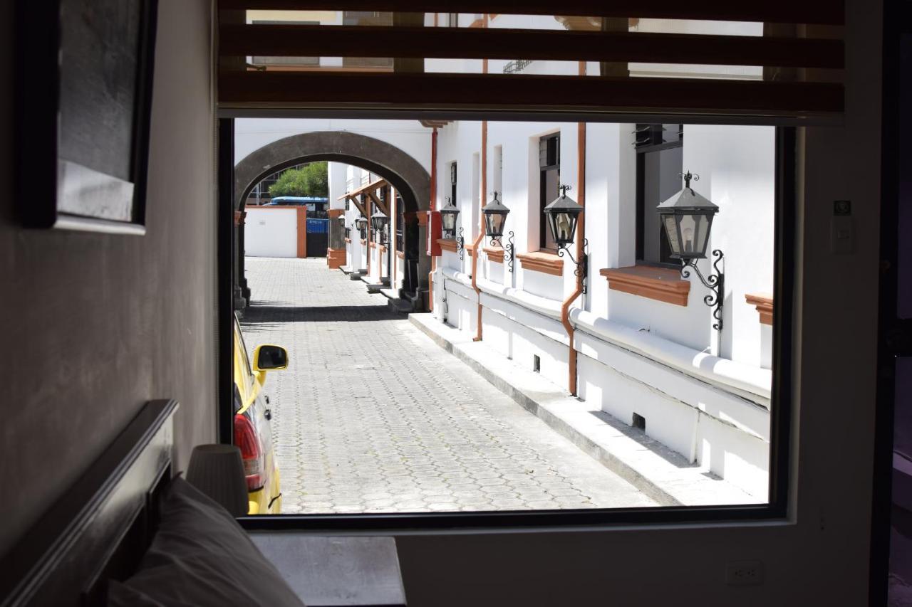 Hotel Ambassador Quito Exterior photo